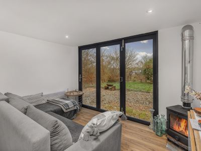 The Cranny: 1 Bedroom House with Indoor Fireplace