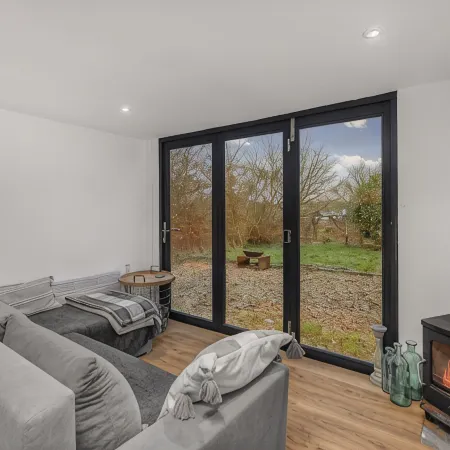 The Cranny: 1 Bedroom House with Indoor Fireplace