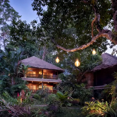 Khaolak Paradise Resort Отели рядом с достопримечательностью «Нангтонг-Бич»