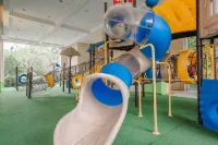 1000 Island Lake Greentown Resort Hotel - Family