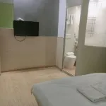 Wanyue Express Hotel (Xingyang Long-distance Bus Central Station)