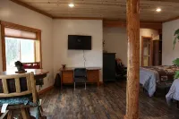 6-bedroom Lakefront Lodge on 10 acres w/wifi only 13 miles to downtown Talkeetna - Alphydda
