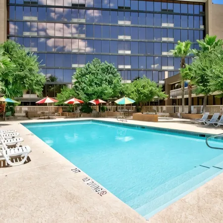 Mcm Elegante Hotel