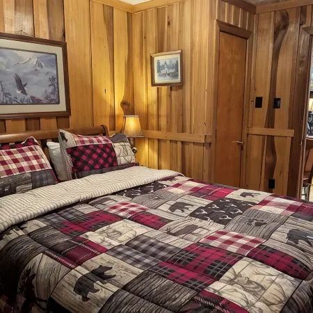 Cozy 2bedroom mountain cabin on 18 acres near the Appalachian Trail