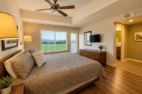 Talisman Amazing Views!! Walk to Uptown: Sleeps 4