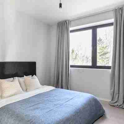 Stylish and spacious family home Rooms