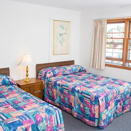 Colonial Motel
