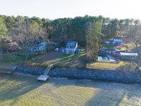 Charming Riverside Cottage w/Optional Guest House Hotels in Mathews County
