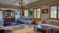 Grand Appartement Paisible, 3 Chambres, vue sur Jardin, Central à Rabat