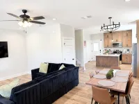 Lovely 3-bedroom house with AC in San Angelo: River's West Texas Escape - 4-Star