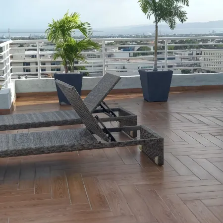 Charming 2-bedroom condo in enchanting NewKingston with fitness room, WiFi