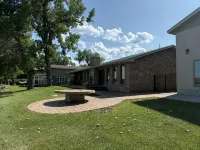 Gorgeous 6-bedroom, 5 bath house with magnificent view of the river in Ft Pierre Hotels in Stanley County