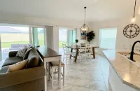 The Villages 3 bed/3 Kings, Private, Coastal decor, 1 min to Rec cntr & Pickleba - 3-Star