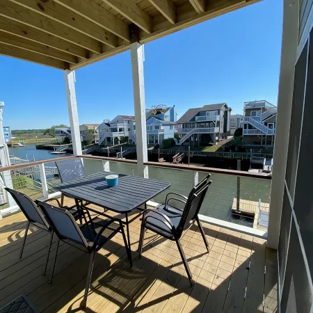 Amazing Sunset Beach canal home - Kayak, paddleboard, bring your boat & jetskis
