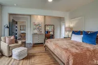 Historic 1880 1-Bedroom Downtown Apartment - 3-Star