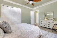 "Pelican Nest"Private Beach & Bay access & Pool 4bedroom 3bath - 4-Star