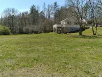 Nicely located, Cozy, PET Friendly cottage in beautiful Lake Toxaway, NC Hotels in Hogback