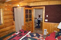 Bean's Lodge, sleep 9, fully equip near WYellowstone, easy access to all spots - Alphydda
