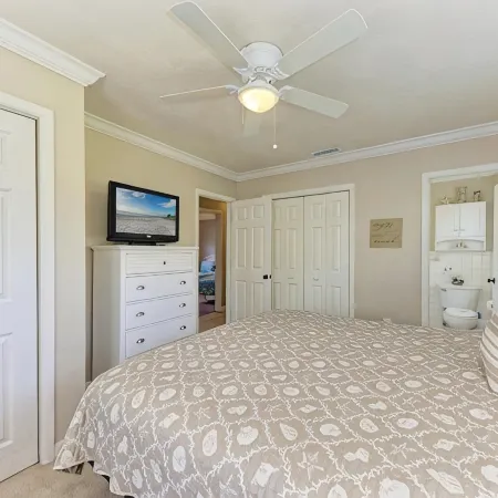PARADISE RETREAT A 3/2 PET FRIENDLY POOL HOUSE
