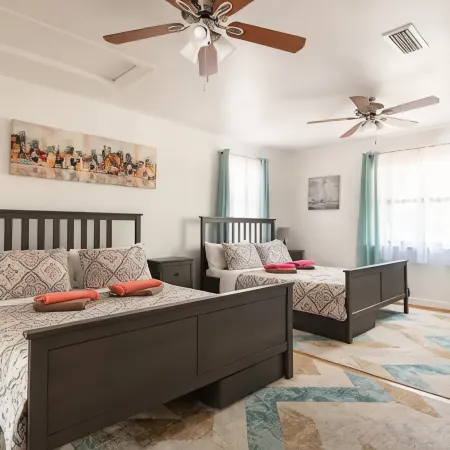 Sleeps 22 - Just Min to Clearwater Beach & Indian Rocks Beach