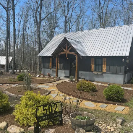 Charming 2-BR 1BA with private hot tub near McLemore, Cloudland Canyon State Pk.