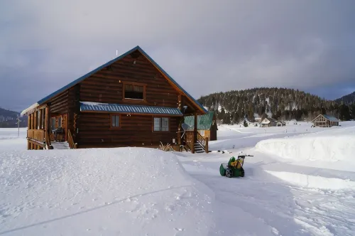 Bean's Lodge, sleep 9, fully equip near WYellowstone, easy access to all spots - Alphydda
