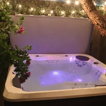 Casa Esperanza. Peaceful Get-away W/Hot Tub.
