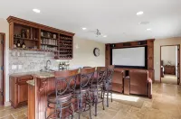 Breathtaking retreat in the wine country on the ranch with goats you can pet!