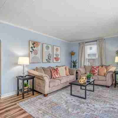 BoHo by the Beach: Charming 2-bedroom apartment in the heart of Port Clinton Others