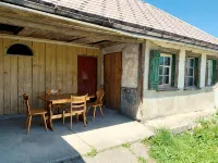 NEW - renovated Bitzi - with a view - Homestays