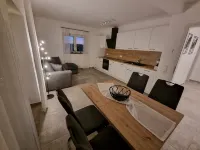 Moderne Ferienwohnung mit Großer Terrasse Hotels in Euskirchen