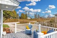 2 BEDROOMS, 3BEDS 1.5 BATH! OCEAN ROAD ! Sleeps 6 1 mile to beach, dining &shops - 2-Star