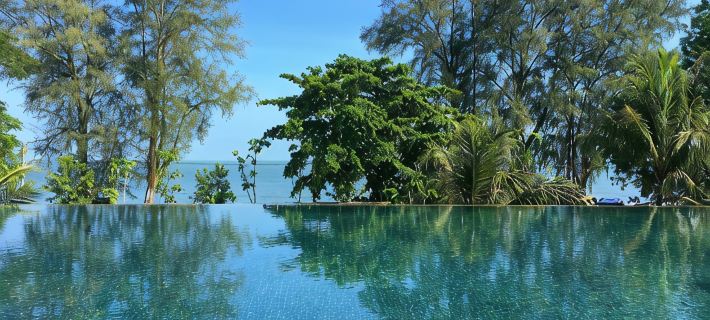 Seaside, heart of Batu Ferringhi beach, luxury home stay 巴都丁宜酒店