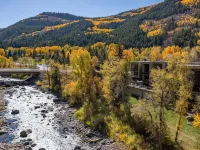 Riverfront 2BR2BA Condo. Sauna, Pool & Hot Tub. Minutes to Vail & Beaver Creek. Hotels in Eagle-Vail