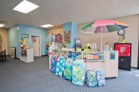 Summer Winds, First Floor Poolside, Oceanfront 3br. 2.5ba. Sleeps 9 Linens incl. - Wifi
