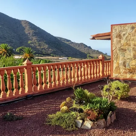 Rural house in a valley with sea views and swimming pool. Отели в г. Тегесте