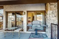 Charming Mountain Cabin Huge Condo Steps to Gondola! Pool, Hot Tub and Views! - 3-نجوم