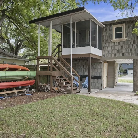 Weeki Wachee Pirate House