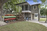 Weeki Wachee Pirate House