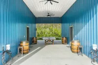 New Barndo/Kayak Launch/ 2 Private Hot Tubs