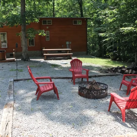 "Shore Thing", Cozy Lake Cumberland Cabin - Hot Tub, Fire Pit, Minutes from Lake