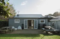The Doctors Villa Waikanae - 빌라