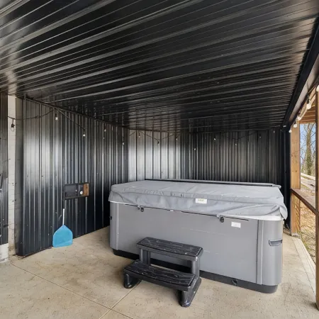 Lake Cumberland Luxury #2! Amazing Lake views, hot tub, fire pit!
