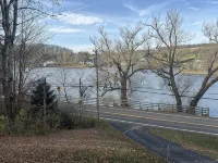Spectacular 4 season home on Findley Lake NY Hotele w: Mina