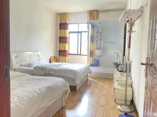 Zhenxiong Yiqin Hotel (Heishu Town Branch)