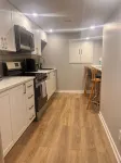 Darlington’s basement suite! - 3성급