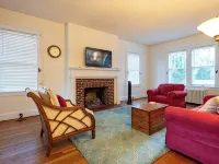 Stately historic 3bdr shore house near Cape Charles, boat parking, pet friendly Hotels in Cheriton