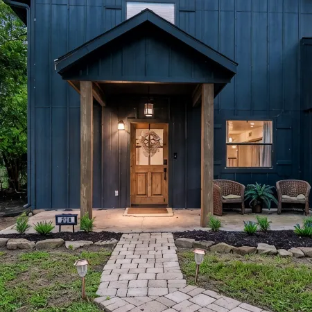 Wine Trail Retreat w/ Fire Pit, Cold Plunge, Grill, Walk to Downtown JC!