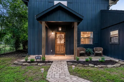 Wine Trail Retreat w/ Fire Pit, Cold Plunge, Grill, Walk to Downtown JC!