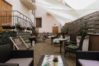 LIV'Inn Aparthotel - bar